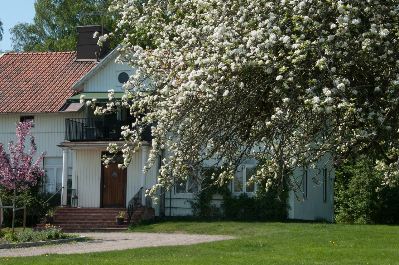 Bed and Breakfast Ekeby I Bro Exterior foto